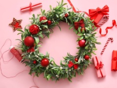 Nie tylko pod sufitem. Zrób te dekoracje z jemioły, a goście nie wyjdą z zachwytu