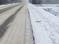 Nadchodzą opady śniegu. Wielu zapomina o obowiązku, a mandat to 1500 zł