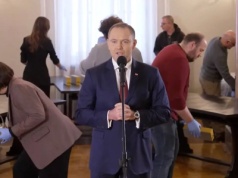 Okrągły Stół zniknął z Pałacu Prezydenckiego. "Dziś skończył się w Polsce postkomunizm!"