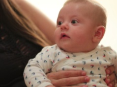 Matka oburzyła się, że niania nie posprzątała domu. Rodzice podzieleni, co do jej obowiązków