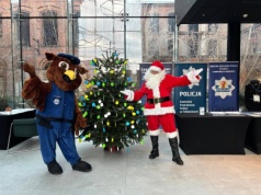 Charytatywny świąteczny koncert policji w Pawelanie zakończony sukcesem
