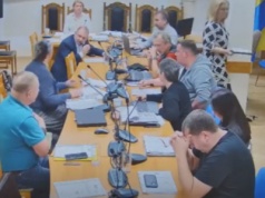 Radnej podczas obrad puściły nerwy. W pewnej chwili ruszyła do wójta