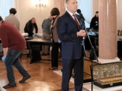 Nawrocki zdemontował okrągły stół. Wysłał go do muzeum