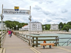 Stoi pusta i niszczeje. Wyjątkowej willi nad Bałtykiem w Niemczech nadal nikt nie kupił