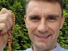 Popularny w Internecie ksiądz pod lupą kurii. Biskup powołał specjalną komisję