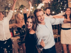 Co przygotować na sylwestrową imprezę w domu? Pomysły na szybkie przekąski i napoje