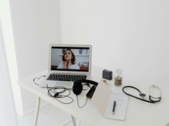 Gdzie po pomoc, gdy kolejka w przychodni stoi w miejscu? Analiza sytuacji w Lublińcu