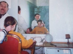 Katka jest czwartym pokolenie fryzjerów w rodzinie. "Ponad 100 lat tradycji"