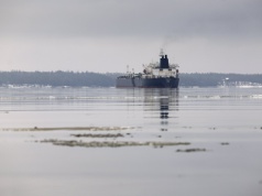 Nowe sankcje Unii i Wielkiej Brytanii uderzają we flotę cieni i robiących biznesy z Rosją