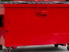 Przed świętami uchronią od 5 tys. zł kary. Czerwone kontenery już na ulicach