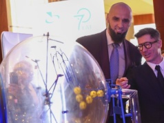 Po to Lewandowski przyleciał do Polski. Został odznaczony przez ważnego polityka