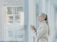 Choroba Alzheimera występuje częściej u osób starszych niż wcześniej sądzono