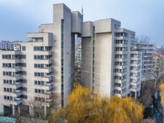 Koniec rosyjskiej enklawy na Mokotowie. Miasto przejmuje Sobieskiego 100 i walczy o kolejne nieruchomości