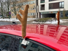 Świąteczne ozdoby na aucie? Tego policja nie zostawi bez reakcji