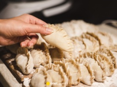 Jak długo gotować pierogi? Nie rób tego w ten sposób, będą posklejane i popękane