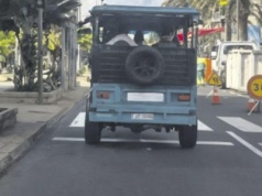 Tuk-tuk w Santa Cruz. Nowa atrakcja czy problem dla miasta i taksówkarzy?