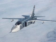 Ćwiczyli tankowanie w ciemności. Rosjanie latali nad Arktyką