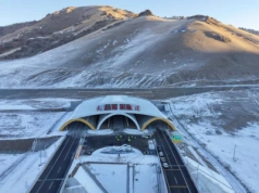 Chiny z najdłuższym autostradowym tunelem na świecie. 22 km pod górami