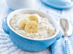 ​Owsianka odchodzi do lamusa. W 2026 będzie królowało to śniadanie bez glutenu i nabiału