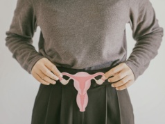 Nie tylko bóle brzucha. Pierwsze objawy raka szyjki macicy są bardzo dyskretne. Co powinno cię zaniepokoić? Obserwuj cykl miesiączkowy