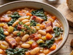 Esencja Północy, czyli pożywna zupa fasolowa z wędzonym boczkiem i jarmużem