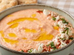 Biorę fetę i kilka składników. Chwilę później mam pastę jak z greckiej restauracji