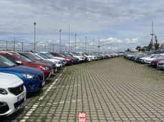 Sprzedajesz auto? Uważaj na te pułapki. Oszuści starają się wpędzić na w pułapkę i tracimy auto