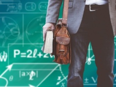 Co z nadliczbówkami nauczycieli? MEN przedstawi rozwiązanie w lutym