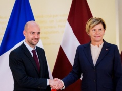 Łotwa i Francja nie zgadzają się z Trumpem. "To Putin jest przeszkodą"