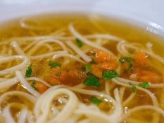 Rosół w piątek na stole. Sprawdzamy, co mówi tradycja postu