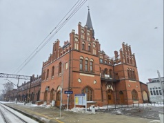 Miliony na rewitalizację neogotyckiego dworca w Nowych Skalmierzycach
