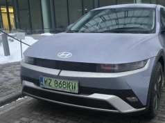 Sól, mróz i lakier. Czy zimowe mycie samochodu naprawdę ma sens?