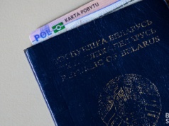 Mniej zezwoleń na pobyt w Polsce, przy większej liczbie wniosków od Białorusinów w 2025 roku