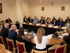 Polityczny impas w Trąbkach Wielkich. Radni znów odrzucają budżet, wójt rozważa rezygnację