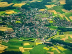 Działki pod budowę bez opłat. Nowe przepisy mają odblokować tysiące hektarów ze Skarbu Państwa i KOWR