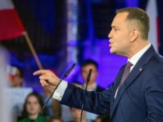 Prezydent wetuje, prokuratura wznawia śledztwo ws. chłopców, którzy „rozebrali” zdjęcie koleżanki