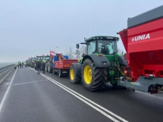 Pyrzyce: blokada wiaduktu nad S3. Rolnicy żądają ochrony polskiego rolnictwa
