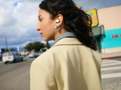 Twoje słuchawki w rękach hakerów! Poważna luka zabezpieczeń