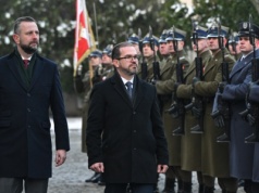 MON: pracujemy nad ograniczeniem wjazdu chińskich pojazdów do jednostek wojskowych