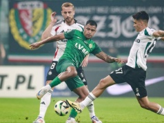 Niewiarygodne, kogo chce Papszun. Wyjeżdżał z Polski za miliony euro