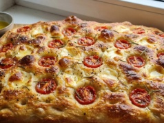 ​Sztuka włoskiej cierpliwości. "Niespieszna" focaccia con pomodorini z przepisu Emiliana Castagny