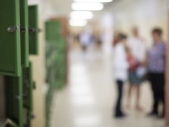 Miszalski zawiesił dyrektora szkoły. Reakcja komisji!