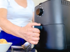 Czy airfryer pobiera dużo prądu? Tyle energii zużywa przez 30 minut