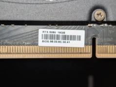 Twój komputer się restartuje? Powodem może być… naklejka