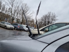 Postawione wycieraczki? Nie zawsze chodzi o mróz. Powód może cię zaskoczyć