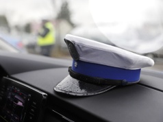 Ponad 102 tys. funkcjonariuszy pracuje w policji