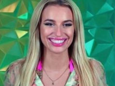 Wiktoria z "Hotelu Paradise" wygląda dziś jak INNA OSOBA. Wyprowadziła się z Polski, a ostatnio nadawała z... Rosji (ZDJĘCIA)