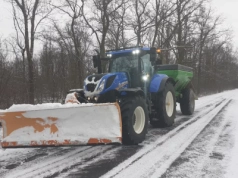Dodatkowy dochód gospodarstwa zimą? Ile można zarobić na odśnieżaniu ciągnikiem?
