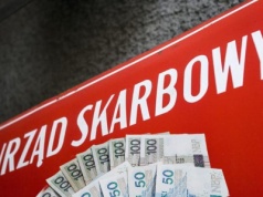 Tanie samochody od skarbówki. Zobacz, co można kupić