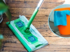 Zanurz w tym mopa na godzinę. Znów będzie czysty i chłonny
